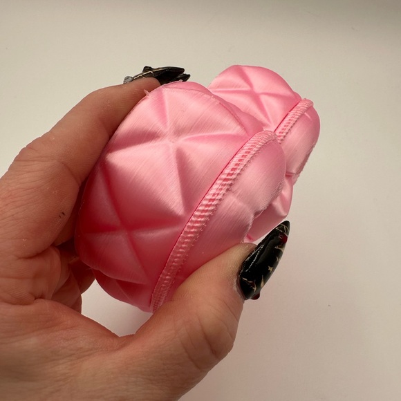 Pink Heart-Shaped 3D Printed Jewelry Box with Moissonite Earrings - Picture 8 of 8